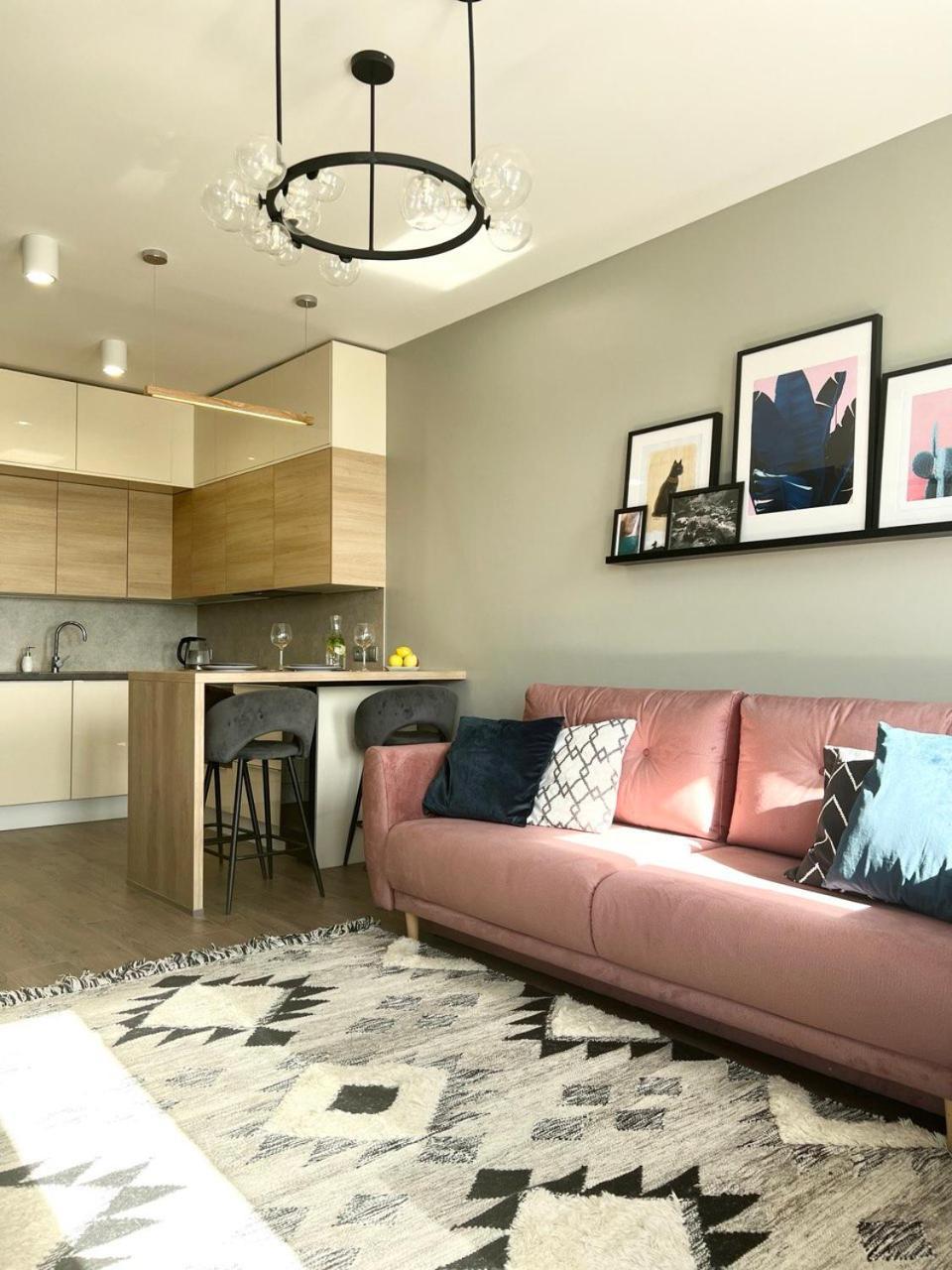 Luxury Pearl With Parking Place In Holesovice ปราก ภายนอก รูปภาพ